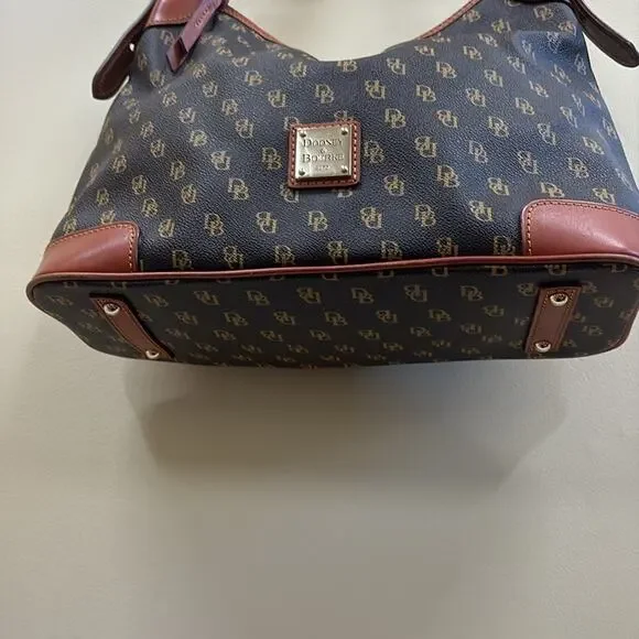 Dooney & Bourke hobo adjustable strap shoulder bag - Picture 3 of 8